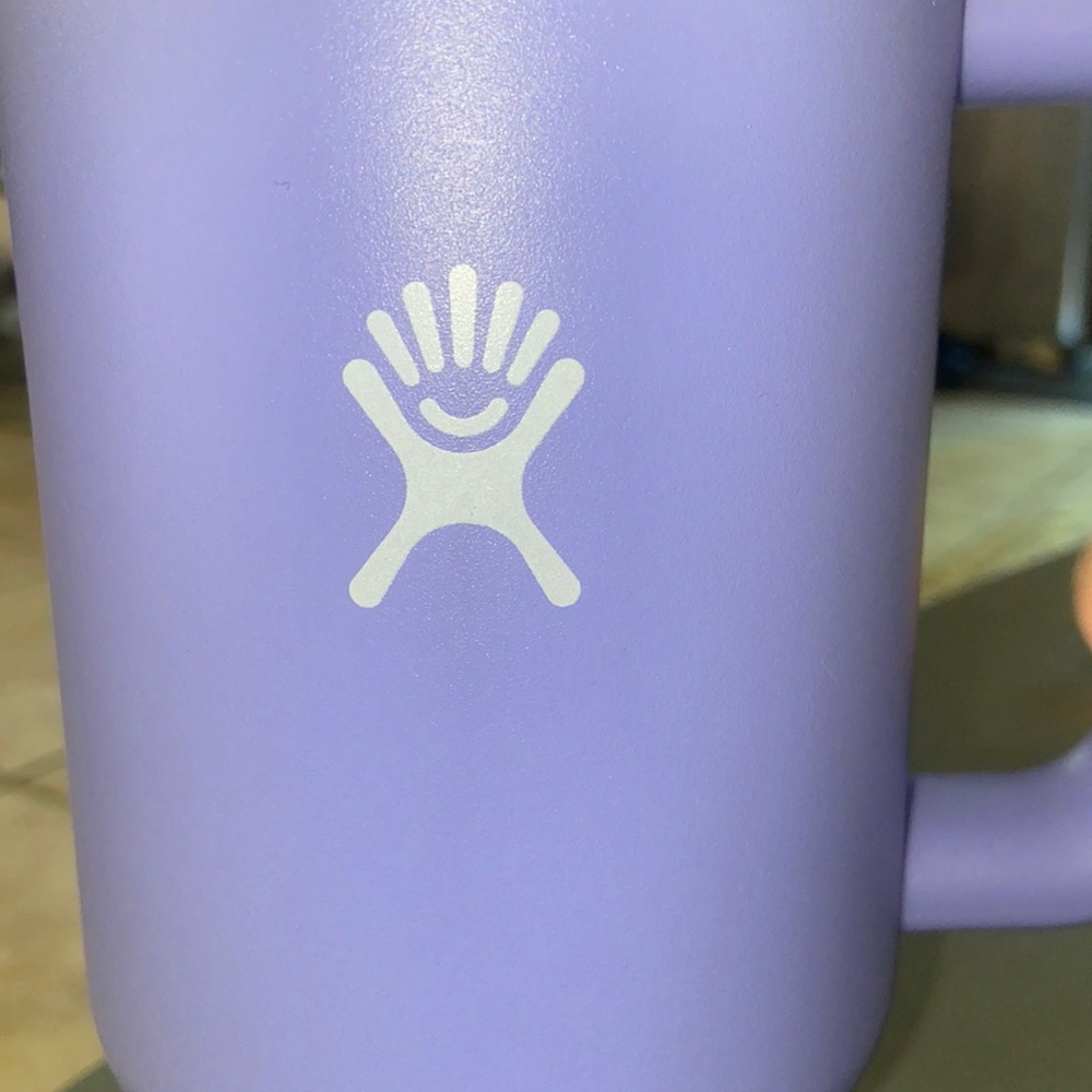 Hydro flask tumbler - Picture 3 of 8